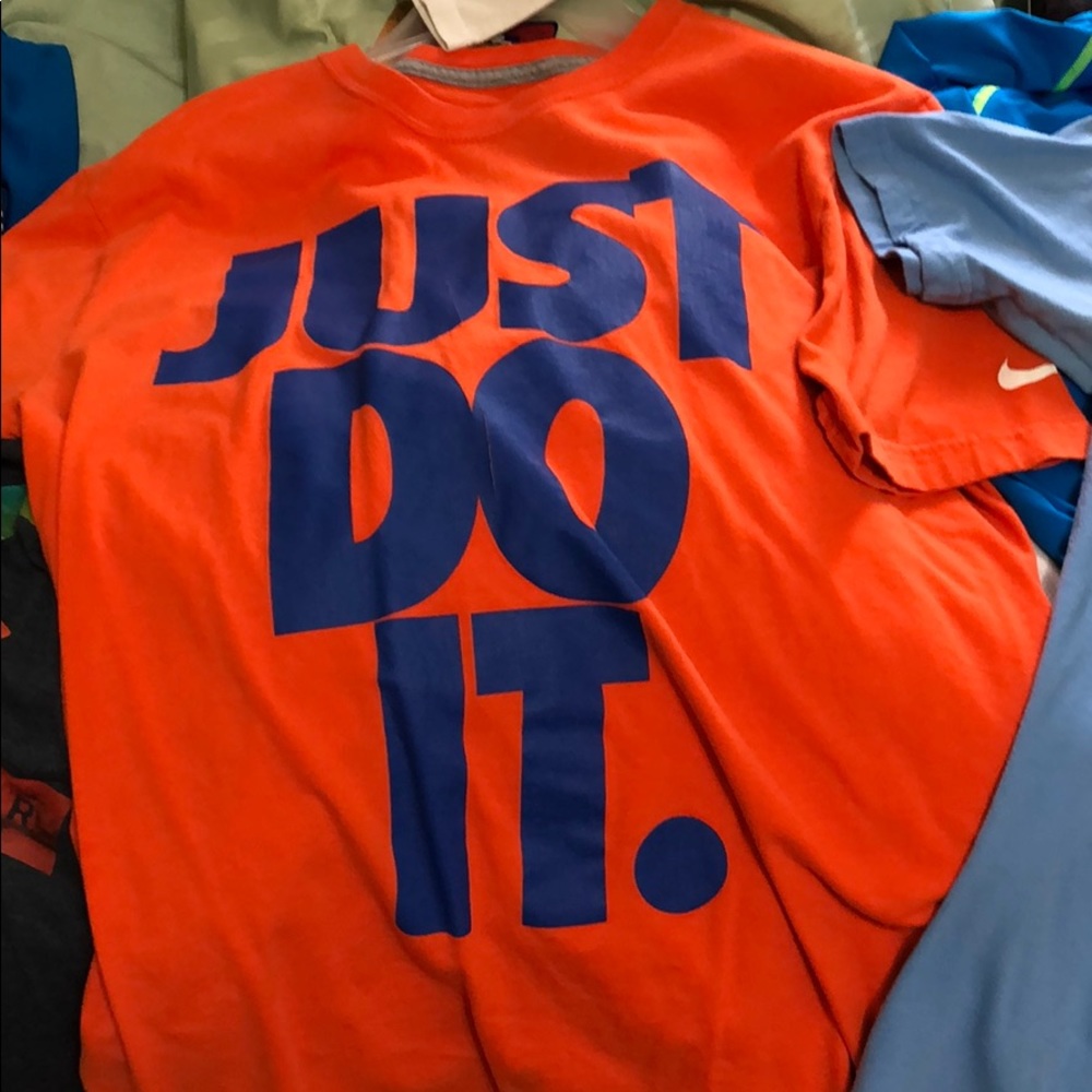 Nike Graphic Tee Bundle - medium